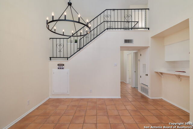 Listing photo id 11 for 6123 Farragut