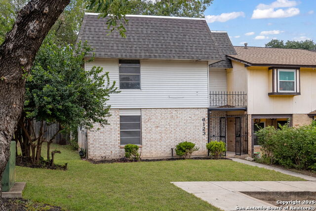 Listing photo id 0 for 6123 Farragut