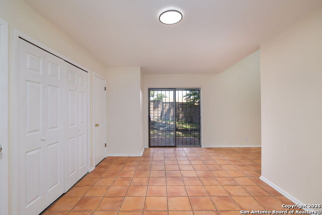 Listing photo id 20 for 6123 Farragut