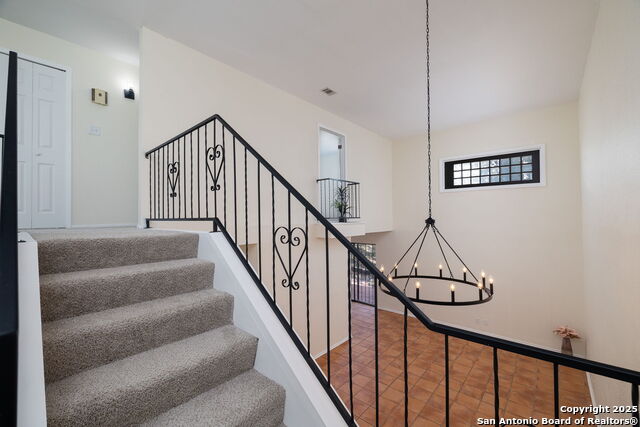 Listing photo id 21 for 6123 Farragut