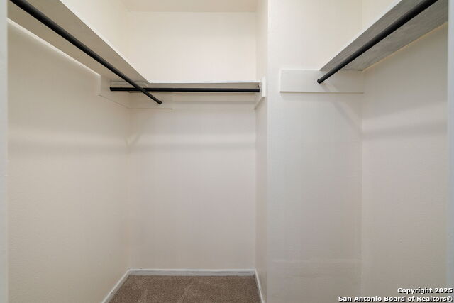 Listing photo id 28 for 6123 Farragut