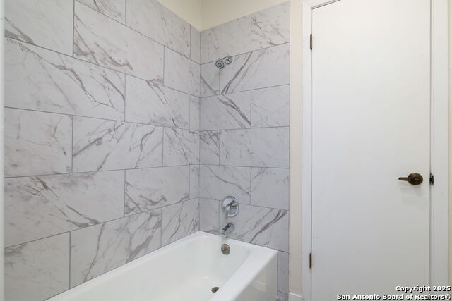 Listing photo id 30 for 6123 Farragut