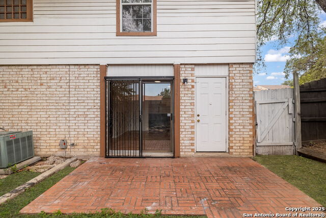 Listing photo id 35 for 6123 Farragut