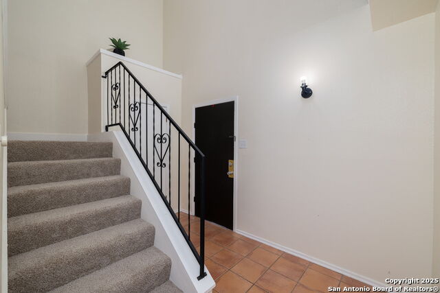 Listing photo id 4 for 6123 Farragut