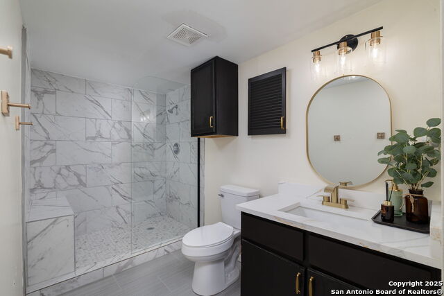 Listing photo id 6 for 6123 Farragut