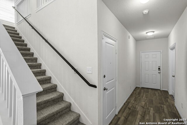 Image 2 of 25 For 2625 Lupton Leap