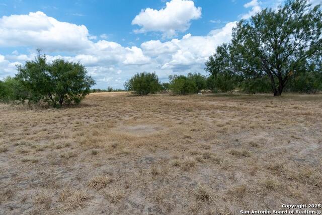 Listing photo id 13 for 5425 Lone Oak