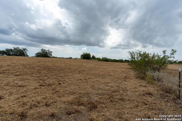 Listing photo id 21 for 5425 Lone Oak