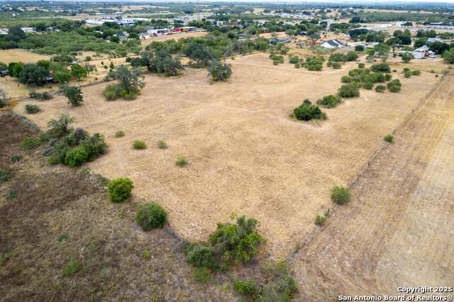 Listing photo id 40 for 5425 Lone Oak