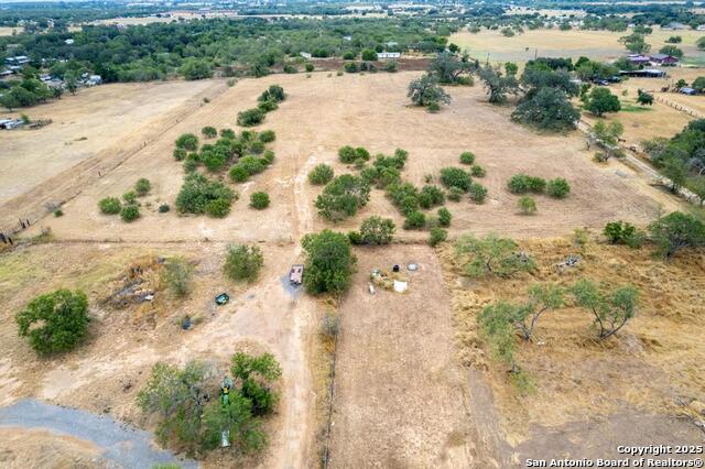 Listing photo id 3 for 5425 Lone Oak