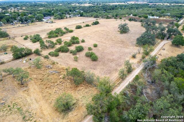 Listing photo id 4 for 5425 Lone Oak