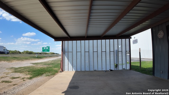 Listing photo id 1 for 4060 I-35 North