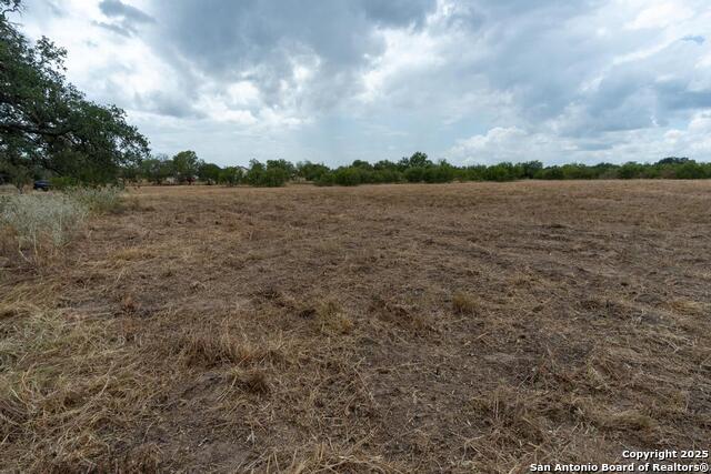 Image 28 of 43 For 5425 Lone Oak