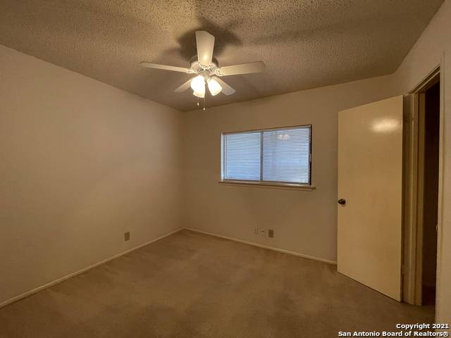 Image 12 of 18 For 10462 Pine Glade