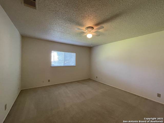 Image 14 of 18 For 10462 Pine Glade