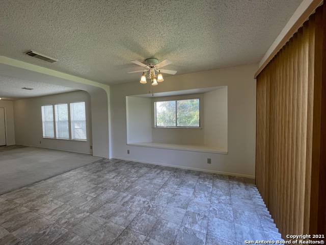 Image 16 of 18 For 10462 Pine Glade