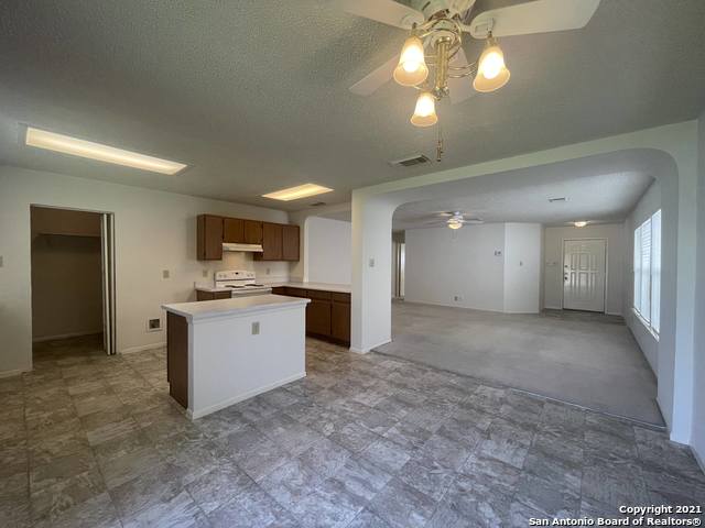 Image 5 of 18 For 10462 Pine Glade