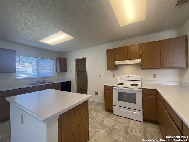 Image 6 of 18 For 10462 Pine Glade