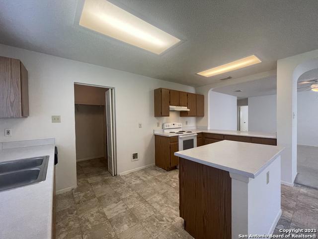 Image 7 of 18 For 10462 Pine Glade