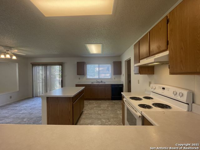 Image 8 of 18 For 10462 Pine Glade