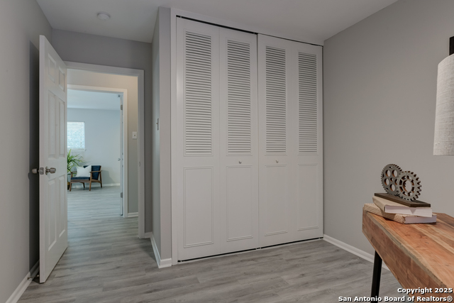 Listing photo id 14 for 8422 Silverstar