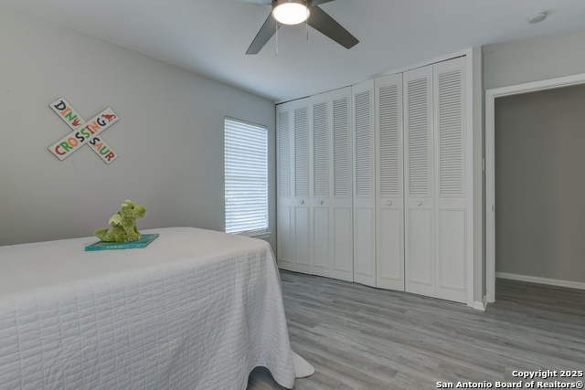 Listing photo id 17 for 8422 Silverstar