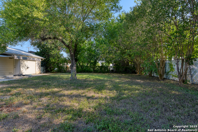 Listing photo id 24 for 8422 Silverstar