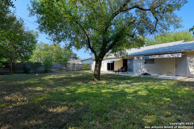 Listing photo id 25 for 8422 Silverstar