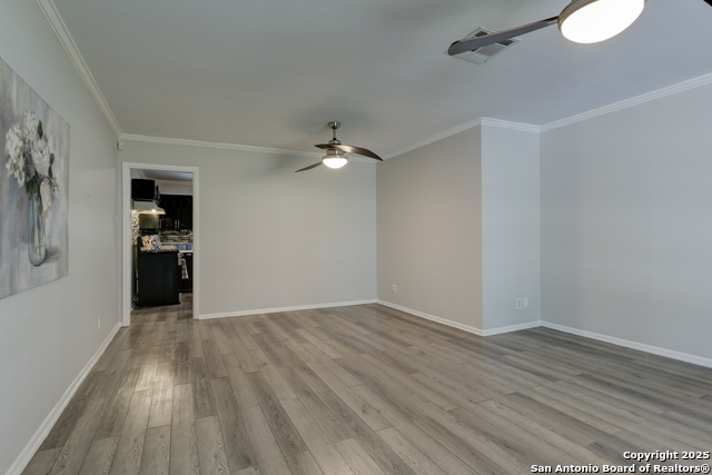 Listing photo id 4 for 8422 Silverstar