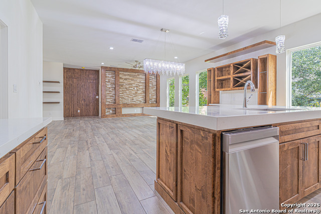 Image 15 of 50 For 19402 Easy Oak