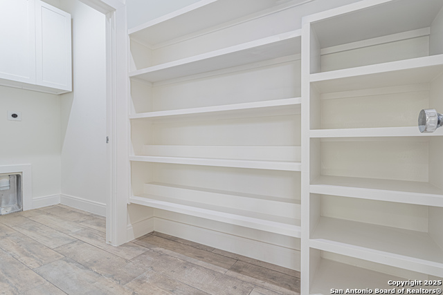 Image 18 of 50 For 19402 Easy Oak