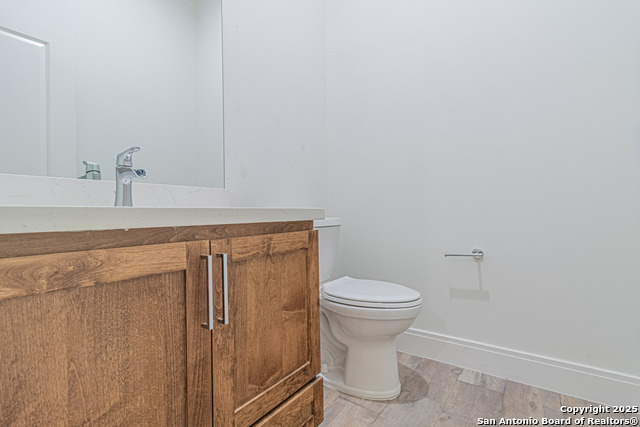 Image 20 of 50 For 19402 Easy Oak