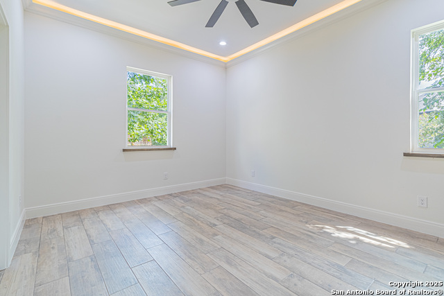 Image 21 of 50 For 19402 Easy Oak