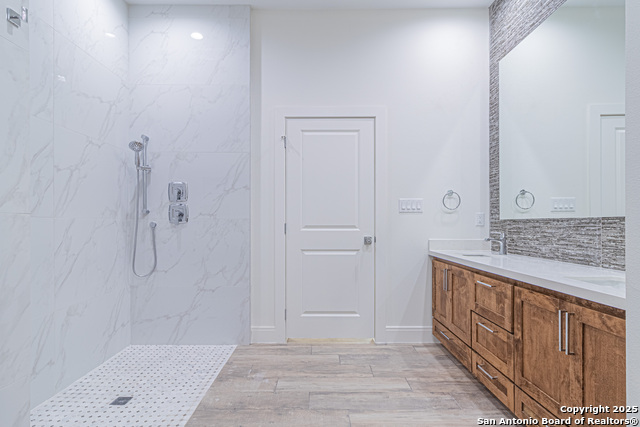 Image 26 of 50 For 19402 Easy Oak