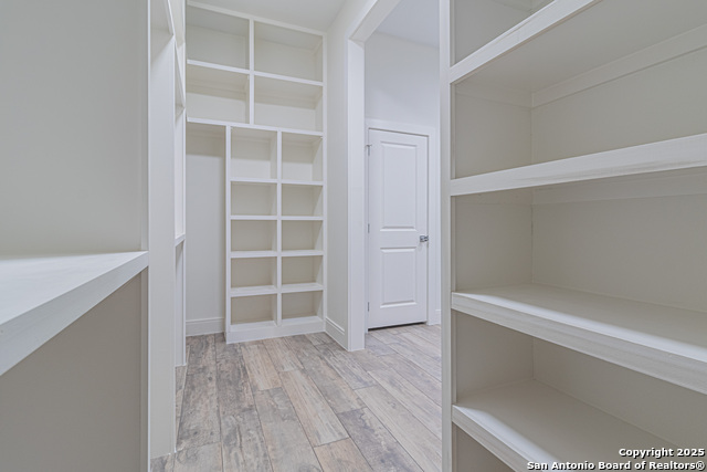 Image 28 of 50 For 19402 Easy Oak