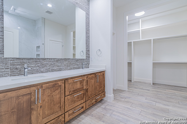 Image 30 of 50 For 19402 Easy Oak