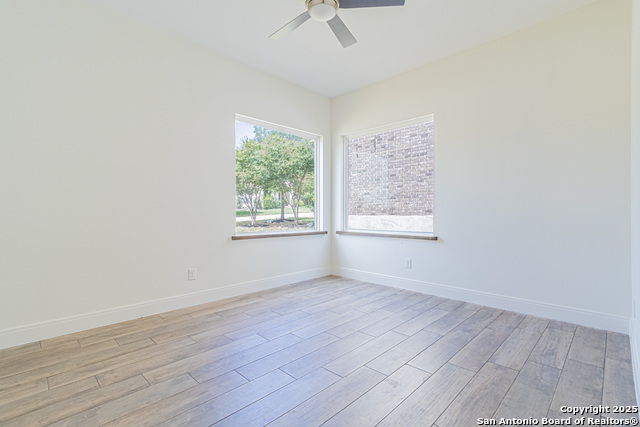 Image 31 of 50 For 19402 Easy Oak