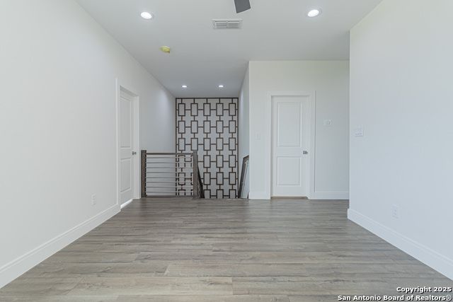 Image 38 of 50 For 19402 Easy Oak