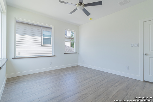 Image 41 of 50 For 19402 Easy Oak