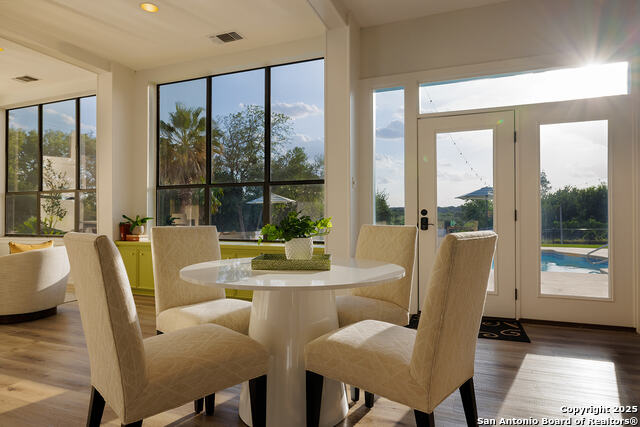 Listing photo id 9 for 625 Paseo Canada St