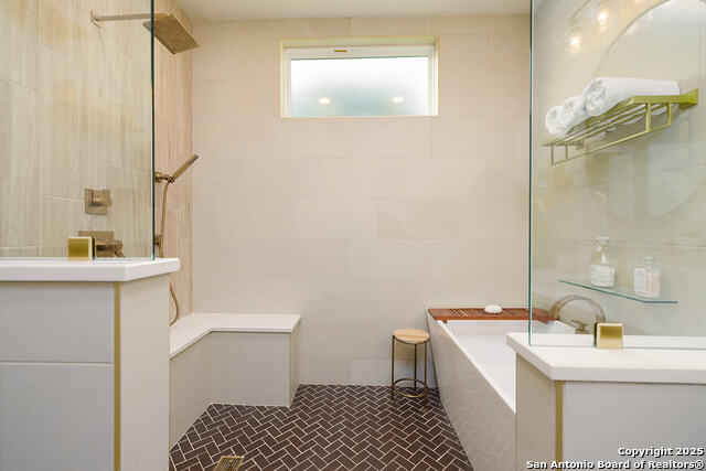 Listing photo id 13 for 625 Paseo Canada St