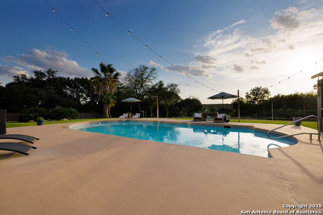 Listing photo id 23 for 625 Paseo Canada St