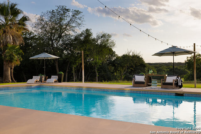 Listing photo id 24 for 625 Paseo Canada St