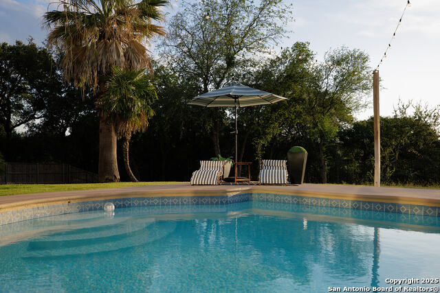 Listing photo id 25 for 625 Paseo Canada St