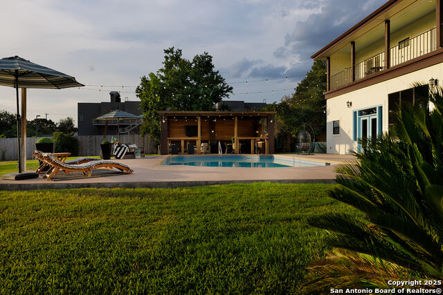 Listing photo id 1 for 625 Paseo Canada St