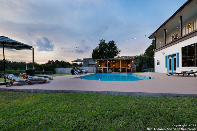 Listing photo id 28 for 625 Paseo Canada St