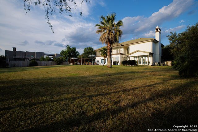 Listing photo id 29 for 625 Paseo Canada St