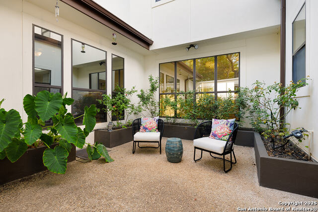 Listing photo id 30 for 625 Paseo Canada St