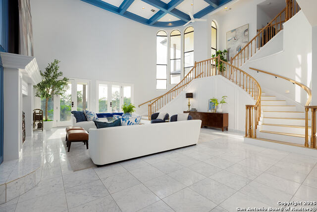 Listing photo id 2 for 625 Paseo Canada St