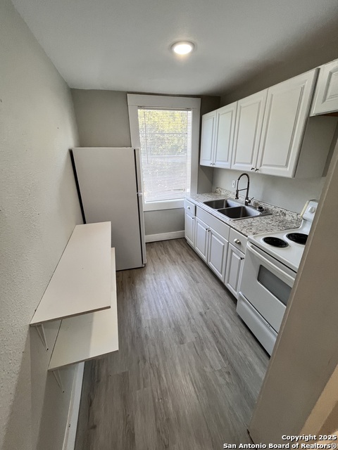 Listing photo id 9 for 1103, 1318, 820 New Laredo-willow-frank